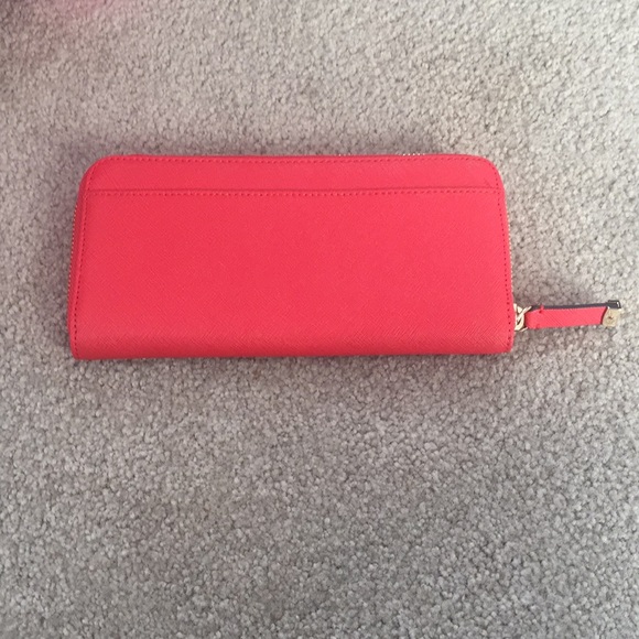 Calvin Klein textured leather wallet - Picture 2 of 3